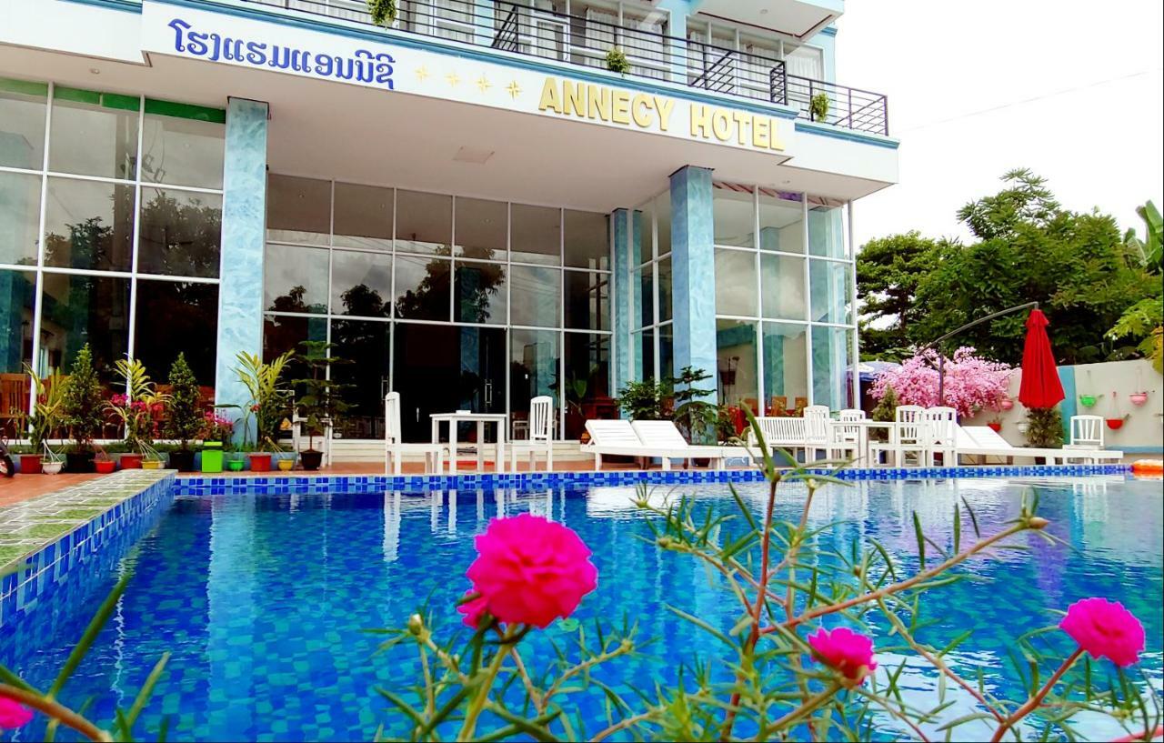 Annecy Hotel Vang Vieng Luaran gambar