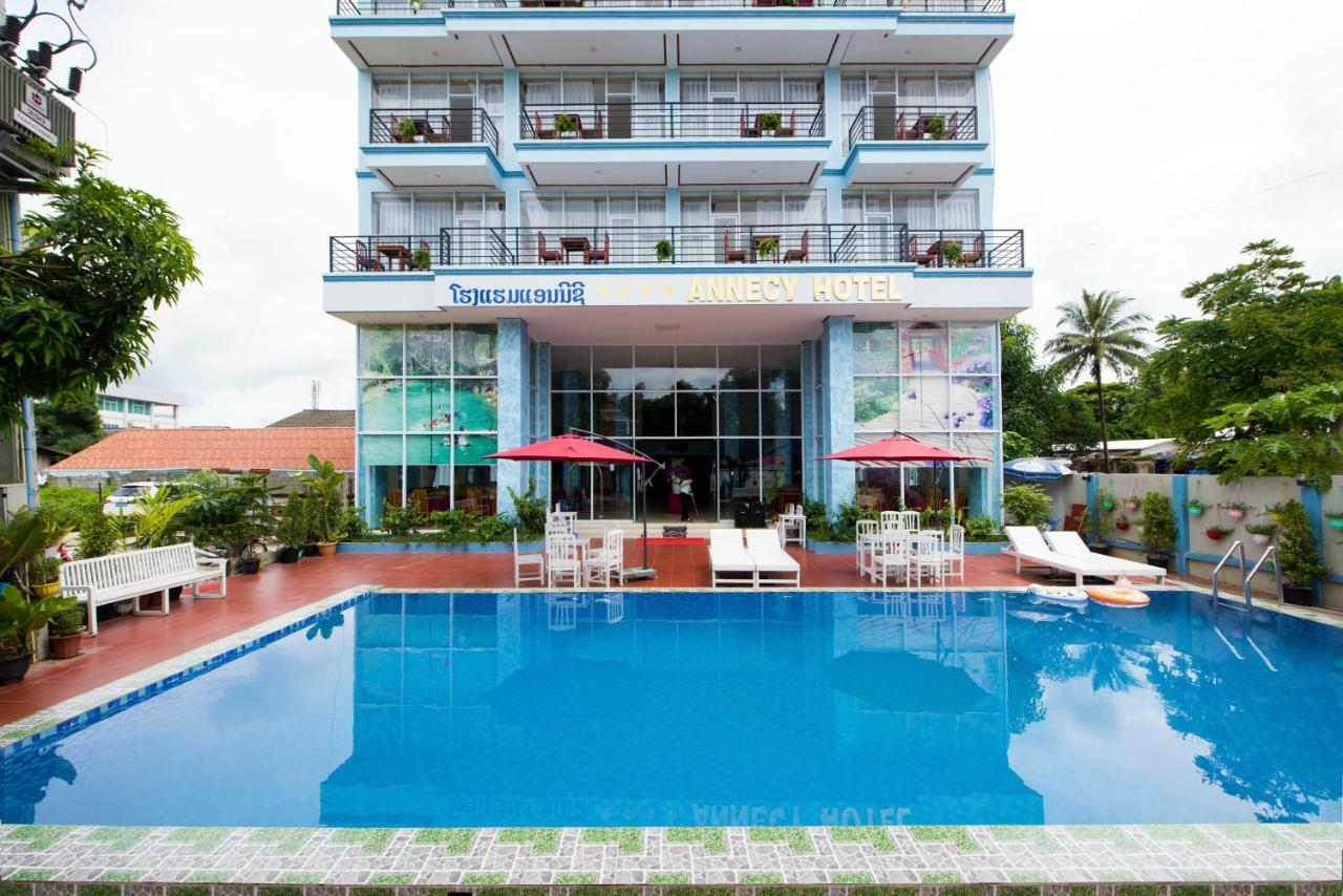 Annecy Hotel Vang Vieng Luaran gambar